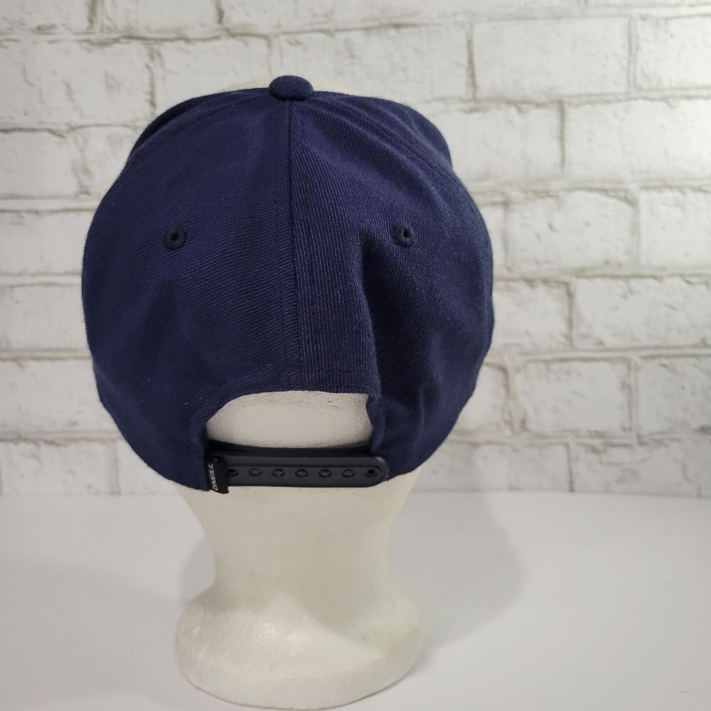 O'Neill red white and blue hat - Picture 5 of 10